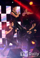 高清组图：2PM首尔开唱 野兽团魅力大爆发