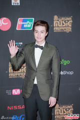 高清：EXO少时BB等亮相MAMA红毯 郭富城助阵