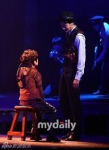 组图：韩《邦妮克莱德》舞台版 朴炯植嘉熙主演