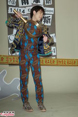 组图：萧敬腾变花美男拍摄新歌《福尔摩斯》宣传照