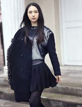 组图：董璇早春时尚街拍大秀美腿女王气场