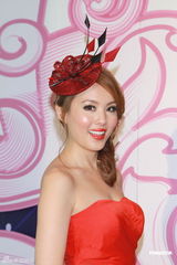 组图：陈豪陈茵媺“预演婚礼” 甜蜜否认同居