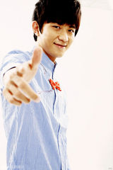 高清图：大左写真火爆登场 冷峻小生引领街头绅士风