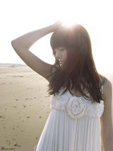 高清组图：阿兰MV画面如梦似幻 唯美歌声气质逼人