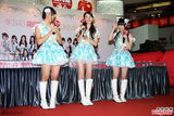 组图：SKE48成员亮相香港 短裙性感秀美腿