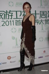 组图：霍思燕低胸装秀事业线为杨幂恋情送祝福