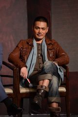 组图：《忠烈杨家将》于仁泰携六大型男现身