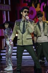 组图：《给力星期天》花美男陈翔李易峰李晨华丽秀