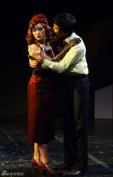 组图：话剧《坏女孩的恶作剧》演出