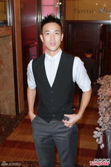 组图：曾志伟小儿子大婚众星捧场 现场豪送钻石