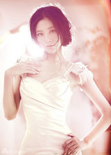 组图：王媛可浴室写真曝光 薄纱秀身段画面唯美