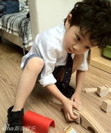 组图：华少爱子照片曝光 5岁米乐活泼可爱