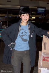 幻灯图：吴君如担任儿童大使 前往印度探访贫童