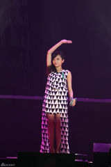 组图：TOP榜歌手祈福雅安 李宇春获全能艺人