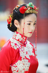 组图：《第九个寡妇》方慧穿大红嫁衣演虐恋