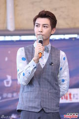 组图：炎亚纶视周杰伦为贵人 与初恋女友话题多