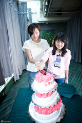 组图：徐静蕾现身影迷会 平易近人泪洒现场