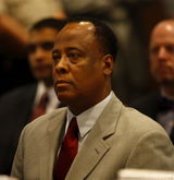 幻灯：杰克逊“谋杀”案开庭审理 医生穆雷神色凝重