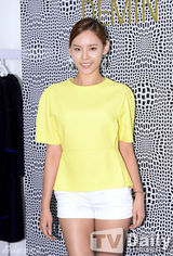 组图：韩星Bada吴允儿IVY等出席时尚活动