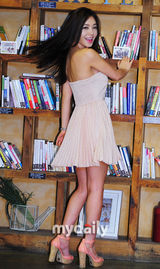 组图：韩国女艺人姜艺彬个人举行写真集发布会