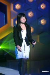 幻灯图：泳儿性感装扮抢收视 何润东想赴港苦练粤语