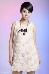 高清图：杨紫【演员】全新写真蜕变成熟 告别青涩华美变身