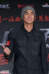 组图：余文乐挑大梁宣传新戏 彭于晏拿阮经天开涮