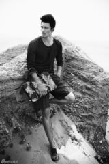 组图：胡兵时尚旅行大片演绎“一个人的私奔”