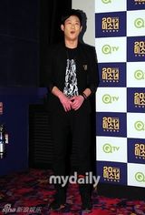 组图：文熙俊殷志源等老牌偶像综艺节目重聚