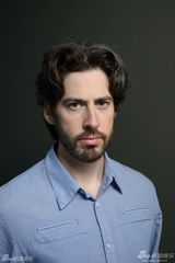 组图：准妈妈温丝莱特写真秀乳沟 与布洛林勾肩