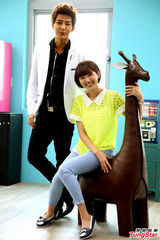 组图：炎亚纶为郭雪芙做心肺复苏 遭粉丝威胁