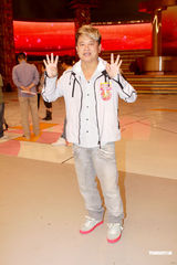 高清组图：众星拜神贺台庆 曾志伟陈百祥吃相毕露