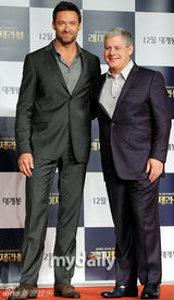 组图：休-杰克曼首尔出席《悲惨世界》韩国发布会