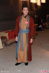 组图：马国明为宣传无惧绯闻 李诗韵秀一字马