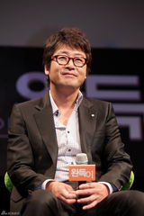 高清组图：韩星金允锡刘雅仁宣传新片《格斗少年》