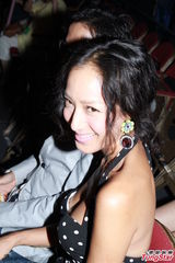 组图：周杰伦开个唱大秀人鱼线 张智霖同台助阵