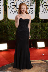 组图：查斯坦气质不凡 抹胸黑裙丰满上围