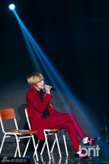 组图：TEENTOP粉丝见面会 卖萌扮女装引爆笑