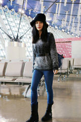 组图：熊乃瑾素颜清新秋装现身 赶赴釜山电影节