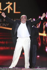 组图：《父辈足迹》西蒙恩获最佳男配跪地庆祝