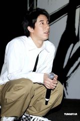 幻灯图：房祖名推首张专辑 谈女友需“国产”媳妇