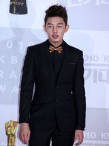 组图：韩国KBS演技大赏颁奖 张赫文根英等出席