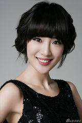 组图：马晓灿清新写真 双手合十期待完美爱情