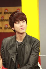 高清组图：SJ-M做客争开微博 玩转网络流行语