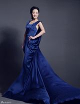 组图：黄曼优雅大片典雅从容秀美背