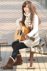 组图：清纯美女韩碧瑶校园写真 田园造型宛如精灵