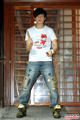 组图：林俊杰筹备个唱忙健身 观摩S.H.E演唱会