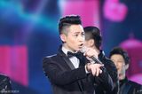 组图：天娱群星闪耀跨年 李宇春压轴快男挑大梁
