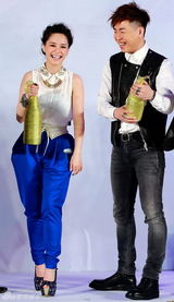 组图：阿娇谈分手自认勇敢 霍汶希赠“金龟婿”