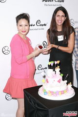 组图：袁彩云将产女 方中信愿尽好爸爸责任